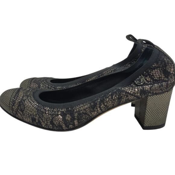 Chanel Black Gold Embossed Lace Pumps *SIZE 36C*Very nice Vintage Condition - Picture 2 of 16